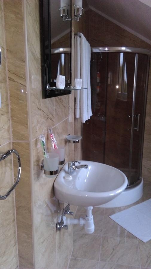 Hotel Pod Lwami Błonie