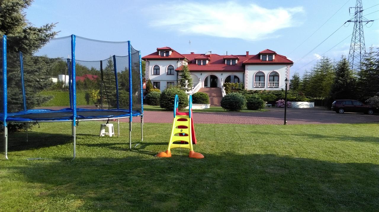 Hotel Pod Lwami Błonie